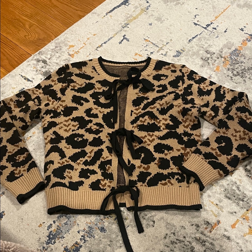 Chic Leopard Print Cardigan with Black Ties